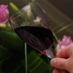 pahar-inchinat-cinste-sarbatoare-arhivafoto