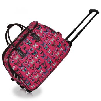 Geanta pentru voiaj de dama, de culoare fuchsia, cu fluturi multicolori, rotite si maner retractabil prezentata pe Gentuim.ro